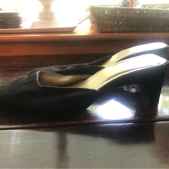 3/$25 VELVET HEELS 9 (*8-9 FIT) - Picture 5 of 9